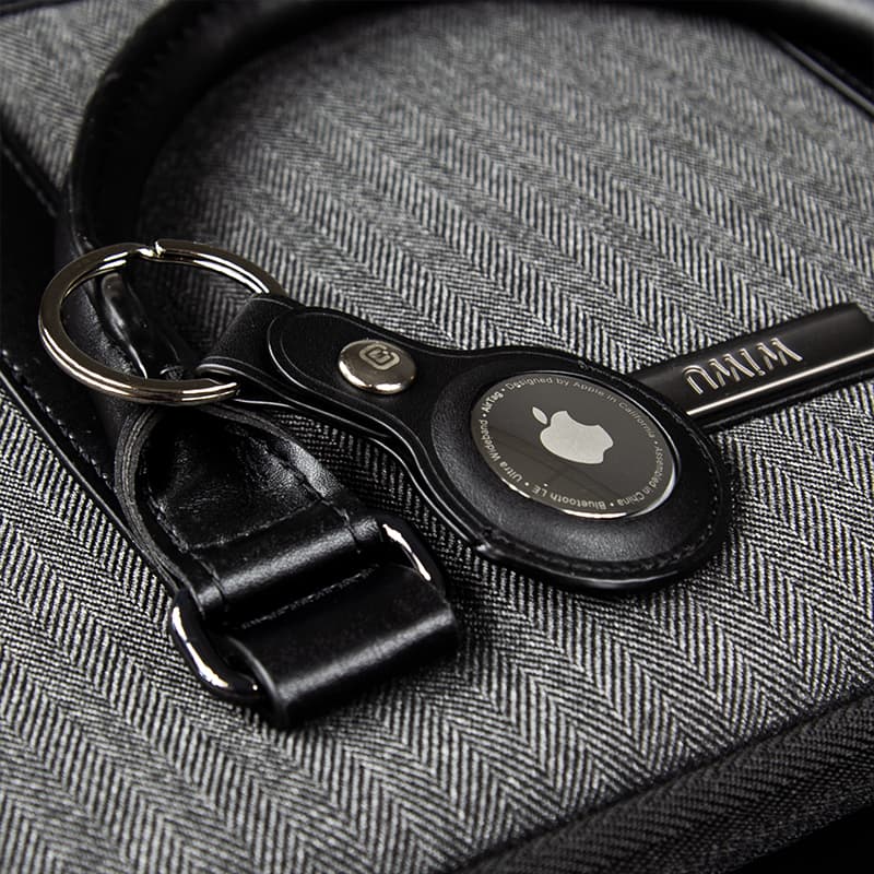 Crong Leather Case with Key Ring – Protective leather case with key ring for Apple AirTag 1/2 (black) 8