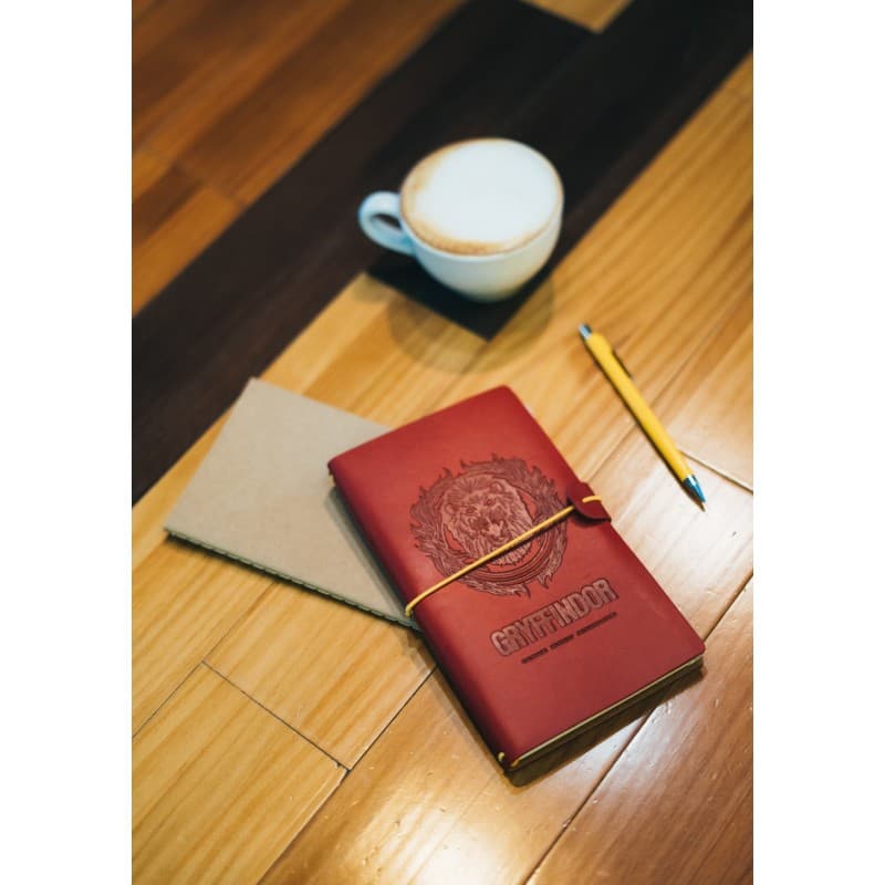 Harry Potter - Gryffindor Leather Travel Notebook 12x19.6 cm (Red) 6