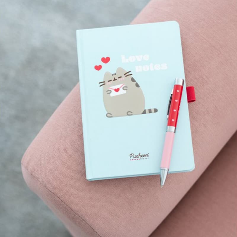 Pusheen - Notebook + pen flashlight from the Purrfect Love collection 5