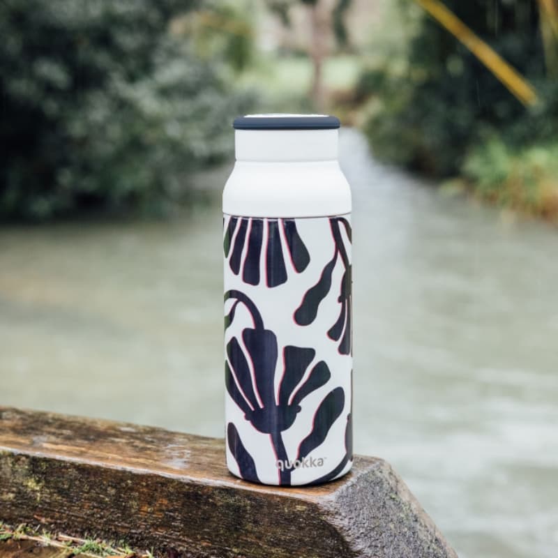 Quokka Echo - 690 ml Stainless Steel Bottle with Silicone Handle (Abstract Leaves) 2