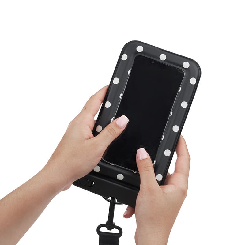 Kate Spade New York Waterproof Floating Pouch - Waterproof case for smartphones up to 6.7" (Picture Dot) 4