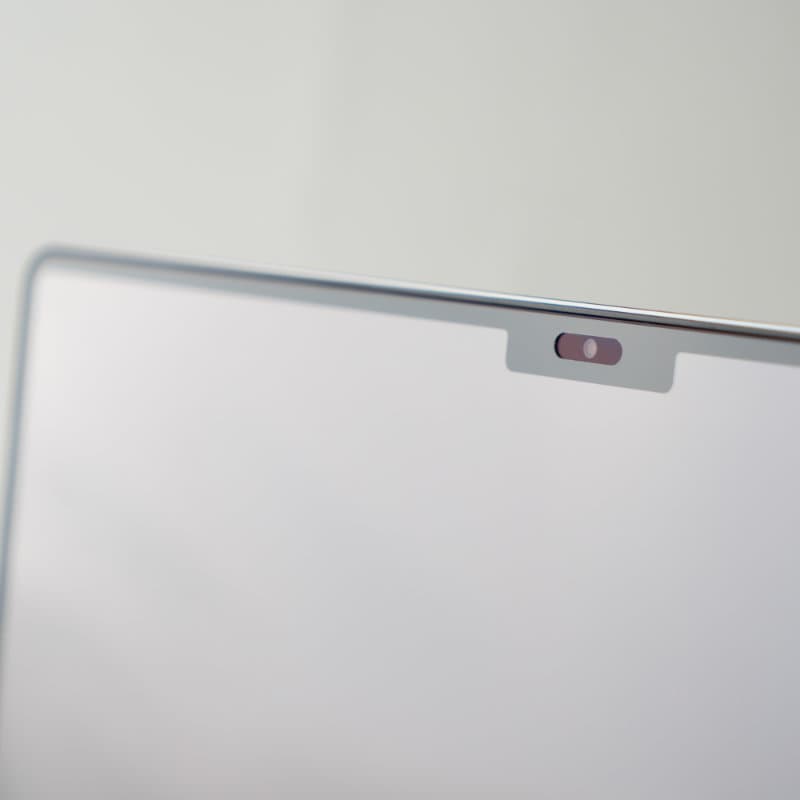 Moshi iVisor AG - Matte screen protector for MacBook Air 13,6" M4 (2025) / M3 (2024) / M2 (2022) (Black/Clear/Matte) 5