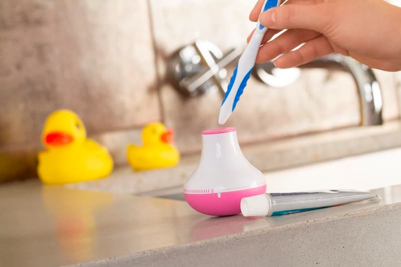 Quirky Bobble Brush - Timer for tooth brushing with handle (Blue) 3