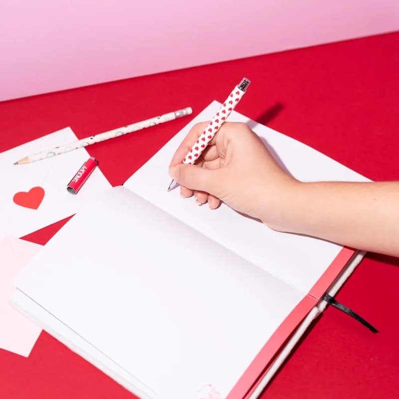 Snoopy - Pencil case with pen and pencil set from the Love Season collection 6