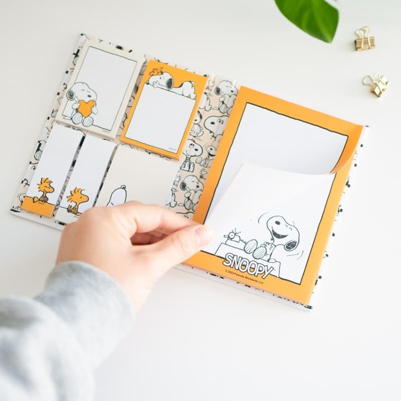 Snoopy - A6 Self-Adhesive Notebook from the Lazy Days Collection 5