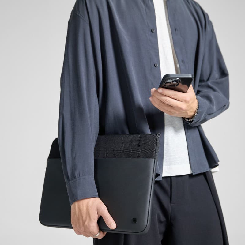 Incase A.R.C. Sleeve - Case with Pocket for MacBook Pro 16" (M4/M3/M2/M1/2024-2021) (Black) 6