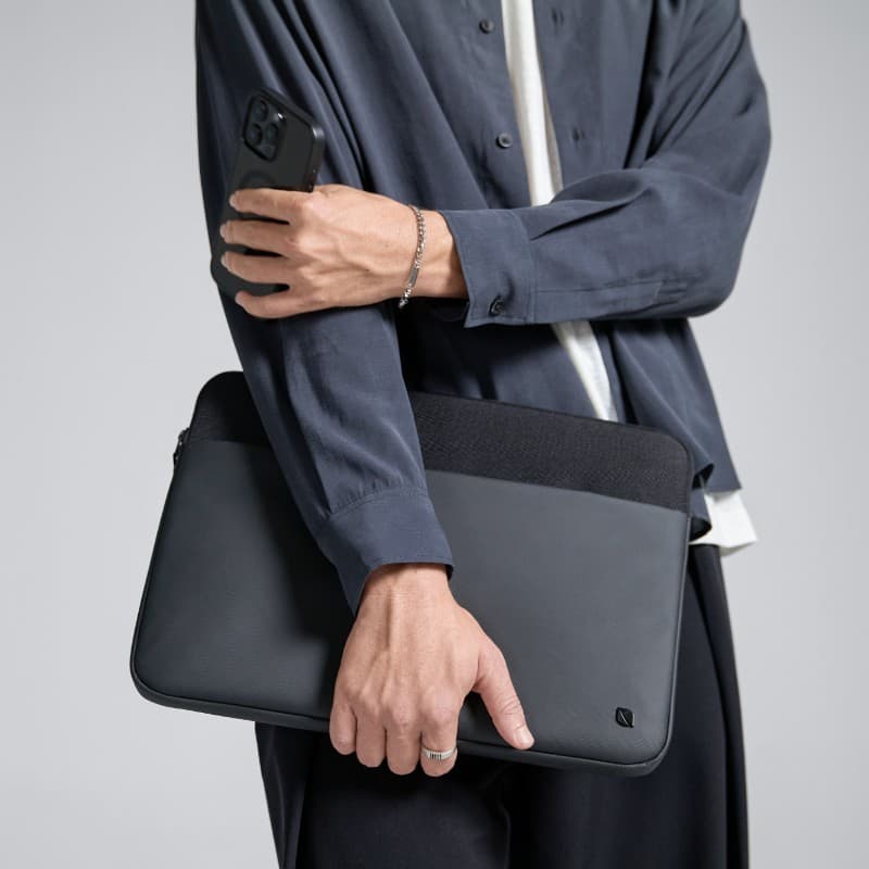 Incase A.R.C. Sleeve - Case with Pocket for MacBook Pro 16" (M4/M3/M2/M1/2024-2021) (Black) 7